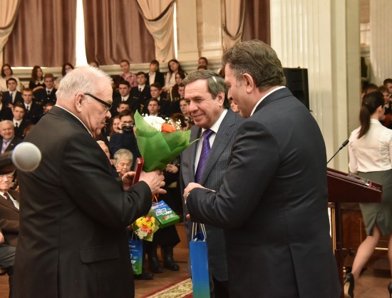 Губернатор вручил первые юбилейные медали «80 лет Новосибирской области»